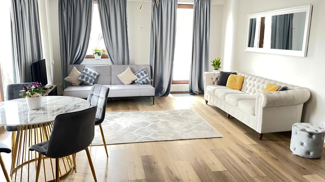 Londof Luxury Apartments - With A Panoramic View Over The City บราชอฟ ภายนอก รูปภาพ